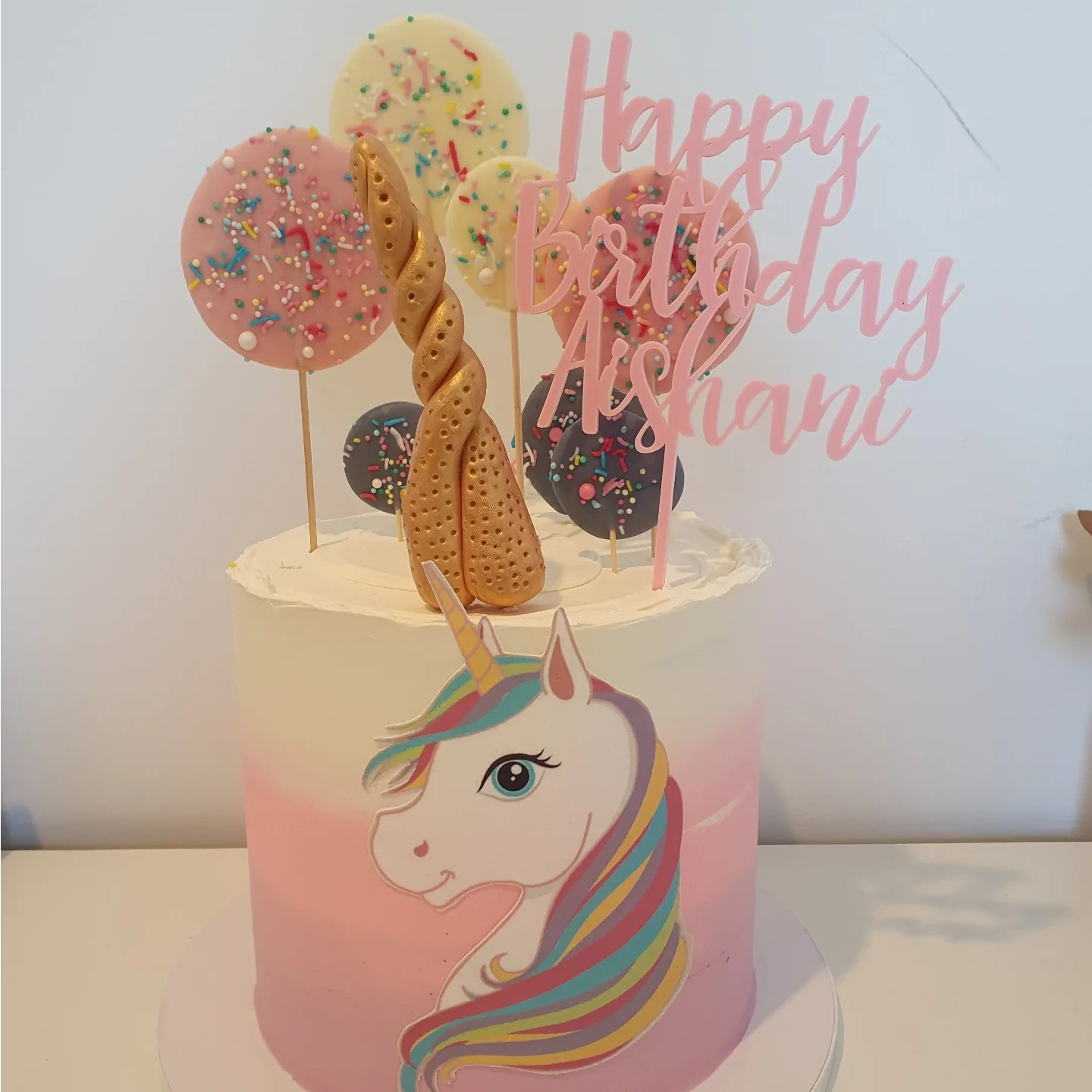 Photo by Myra Cake Shop in Australia